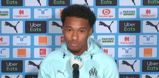 Kamara en conférence de presse