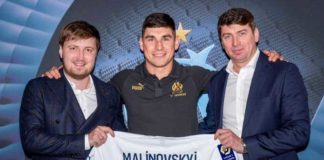 Malinovskyi avec ses agents lors de sa signature à l'OM (Instagram)