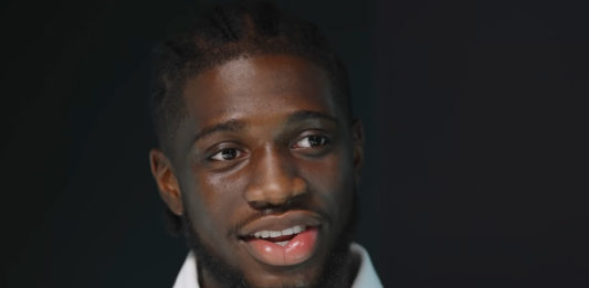 Iling-Junior en interview avec la Juventus (capture écran Youtube)