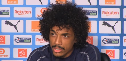 Luis Gustavo en conférence de presse avec l'OM (capture écran Youtube)