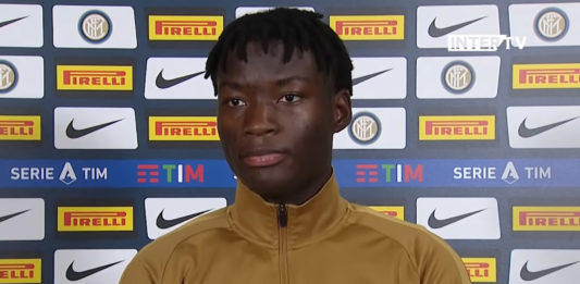 Mercato OM : coup de tonnerre pour Agoumé ! Lucien Agoumé en interview avec l'Inter Milan (capture écran Youtube)