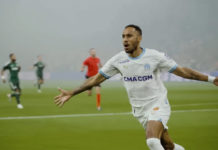 Aubameyang célèbre un but avec l'OM