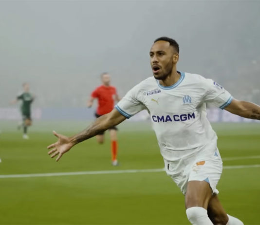 Aubameyang célèbre un but avec l'OM