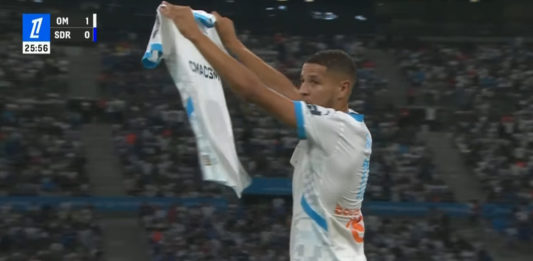 OM-Reims : le but de Harit en vidéo Harit dédie son but à Moumbagna lors de OM-Reims (capture DAZN)
