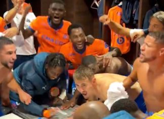 La joie du vestiaire après OL-OM (2-3)