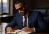 Medhi Benatia en pleine réflexion sur le mercato OM (image générée par IA)