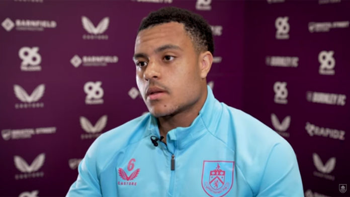 CJ Egan-Riley, défenseur de Burnley