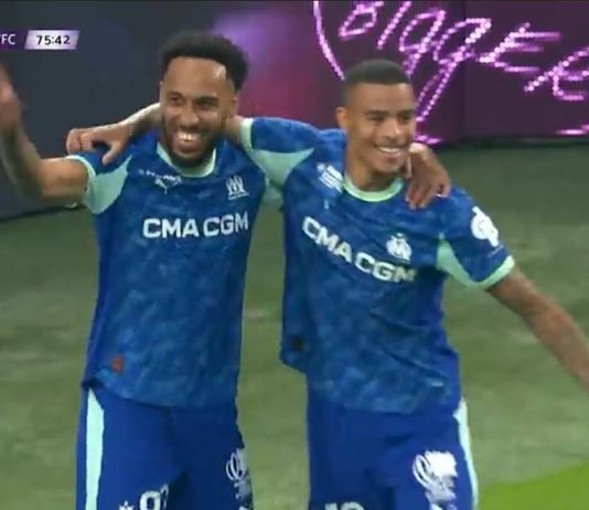 Aubameyang et Greenwood célèbrent un but lors de OM-Aston Villa (3-1)