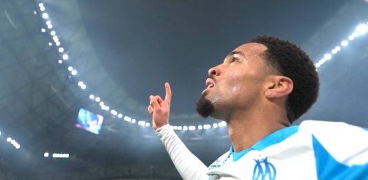 OM-Lens : le but de Nwaneri en vidéo Ethan Nwaneri buteur lors de OM-Lens