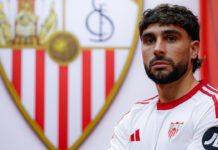 Neal Maupay signe à Séville (DR)