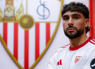 Neal Maupay signe à Séville (DR)