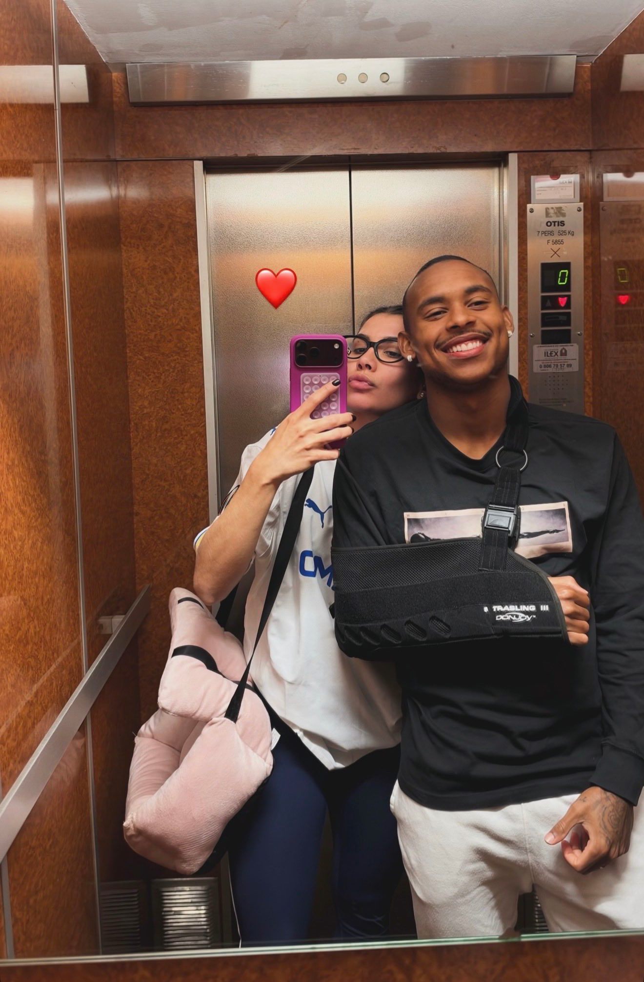 Paixão avec sa copine Júlia Mendonça (Instagram @jumndc)